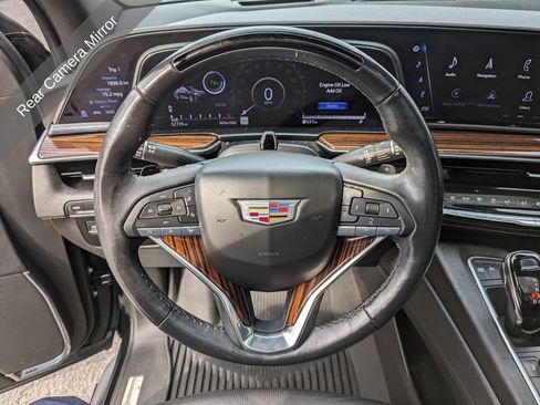 Used 2022 Cadillac Escalade Premium Luxury RWD image 18