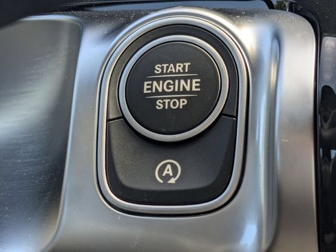 Used 2024 Mercedes-Benz GLB 250 4MATIC image 25