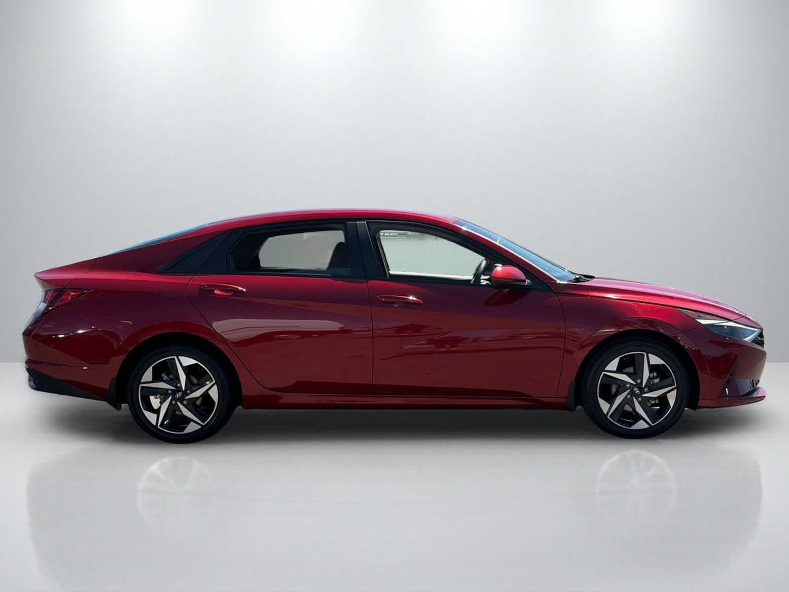 Used 2023 Hyundai Elantra SEL w/ Convenience Package FWD image 8