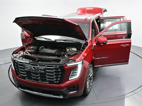 Used 2025 GMC Yukon Denali Ultimate AWD/4WD image 54