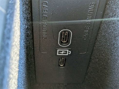 Certified 2025 Volvo XC60 B5 Plus image 25