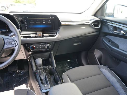 Used 2024 Chevrolet TrailBlazer LT FWD image 21