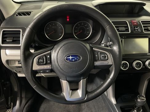 Used 2018 Subaru Forester 2.5i AWD/4WD image 23
