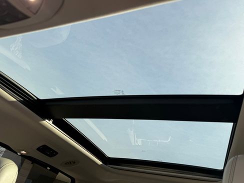 Used 2017 Chrysler Pacifica Limited w/ UConnect Theater Package image 21