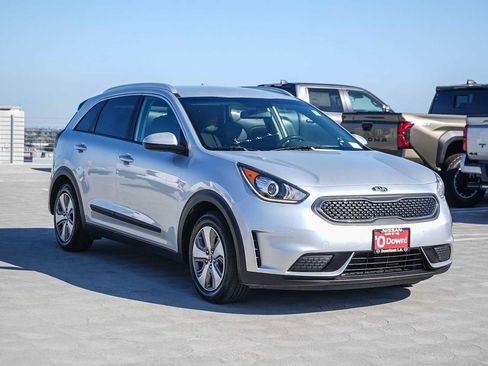 Used 2019 Kia Niro LX FWD image 3
