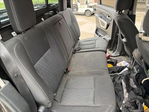Used 2017 Nissan Titan SV AWD/4WD image 12