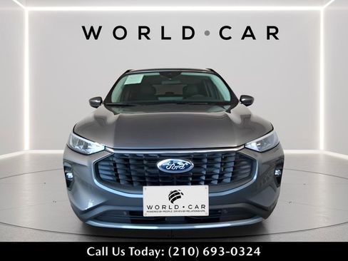 Used 2024 Ford Escape SE FWD image 2