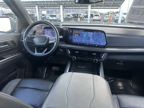 Certified 2025 Chevrolet Suburban Z71 image 17