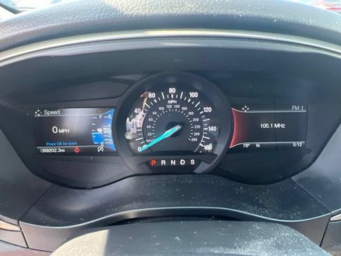 Used 2018 Ford Fusion SE w/ Fusion SE Technology Package FWD image 21