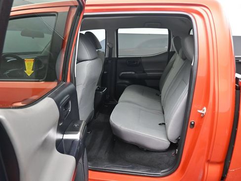 Used 2016 Toyota Tacoma SR5 w/ Towing Package RWD image 28