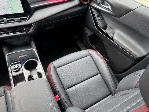 Used 2025 Chevrolet Equinox RS w/ Safety and Technology Package image 24