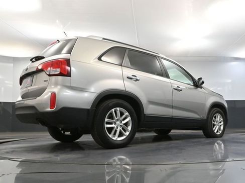 Used 2015 Kia Sorento LX image 51