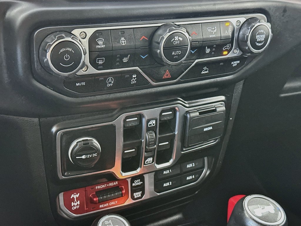 Used 2022 Jeep Wrangler Unlimited Rubicon w/ LED Lighting Group AWD/4WD image 18