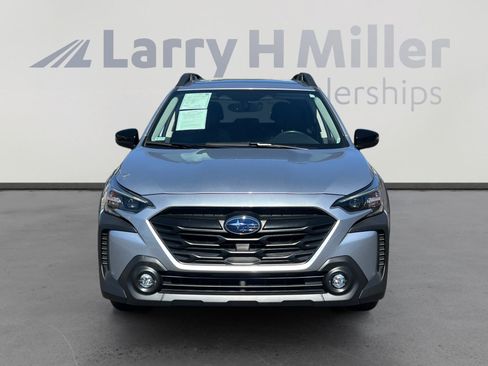 Used 2025 Subaru Outback Onyx Edition AWD/4WD image 8