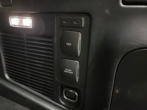 Used 2025 Ford Expedition Active image 25