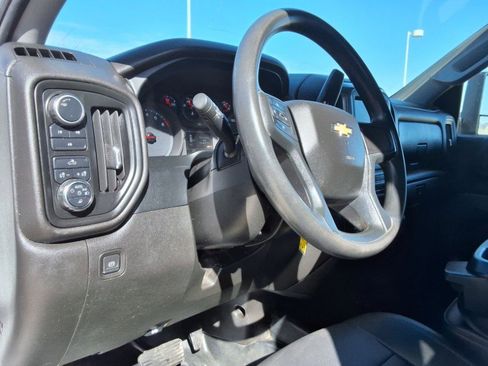 Used 2022 Chevrolet Silverado 2500 W/T w/ WT Convenience Package image 9