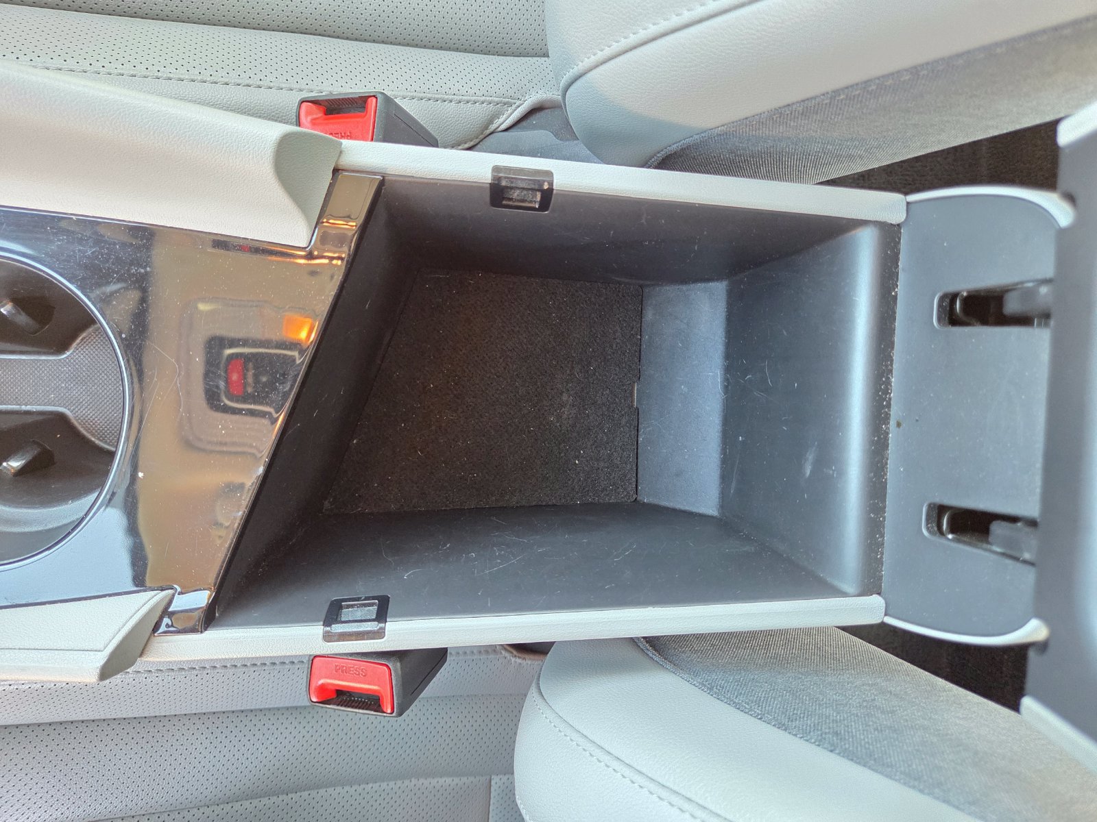 Used 2024 Hyundai Elantra Limited FWD image 33