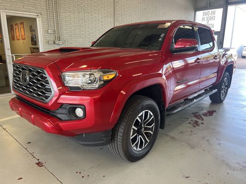 Used 2022 Toyota Tacoma TRD Sport AWD/4WD image 1