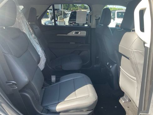 New 2026 Ford Explorer Active w/ Active Comfort Package RWD image 13