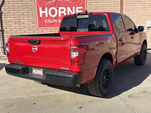 Used 2023 Nissan Titan S image 8