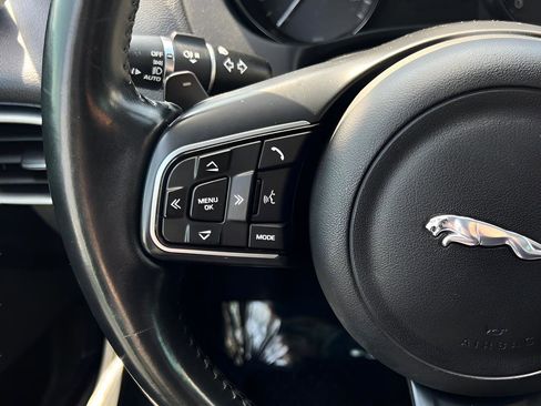 Used 2017 Jaguar XE Premium AWD/4WD image 43