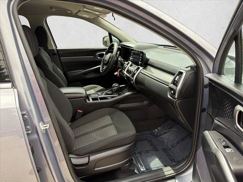 Used 2022 Kia Sorento LX AWD/4WD image 15