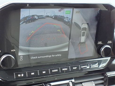 Used 2022 Nissan Pathfinder SL AWD/4WD image 19