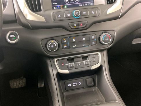 Used 2024 GMC Terrain SLE FWD image 5