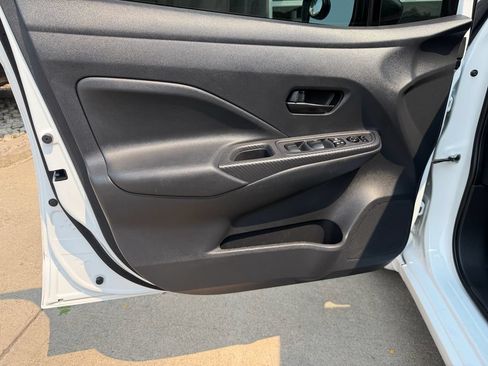Used 2021 Nissan Versa S FWD image 18