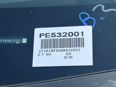 Certified 2025 Toyota RAV4 XLE AWD/4WD image 14