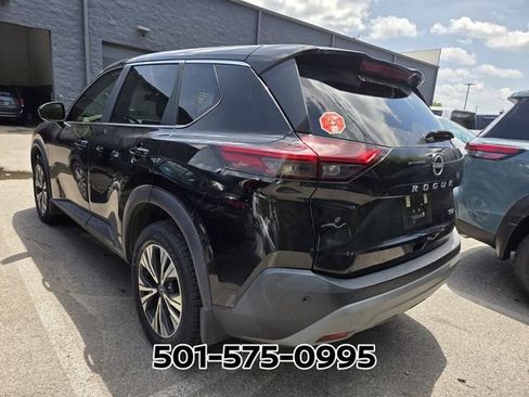 Used 2023 Nissan Rogue SV FWD image 2