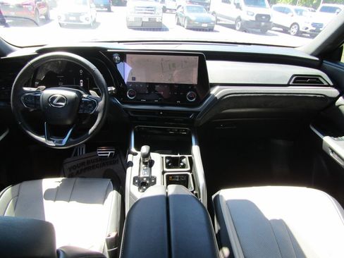 Used 2025 Lexus TX 500h AWD w/ Technology Package image 13