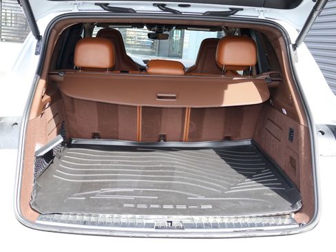 Certified 2023 Porsche Cayenne Turbo S AWD/4WD image 25