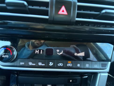 Used 2021 Kia Seltos EX image 29