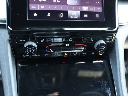 Used 2022 Jeep Grand Cherokee Altitude AWD/4WD image 26