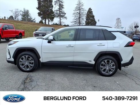 Used 2025 Toyota RAV4 Limited image 8