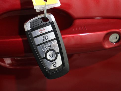 Used 2022 Ford Escape SEL image 20