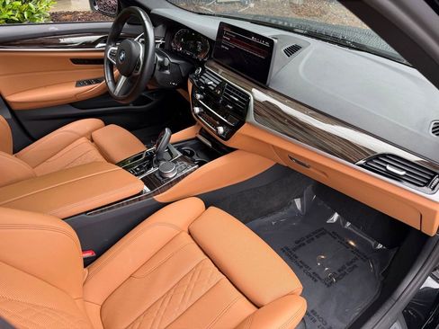 Used 2022 BMW 530i w/ M Sport Package RWD image 33