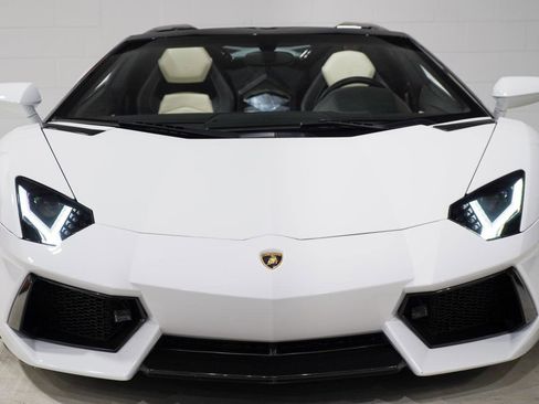Used 2014 Lamborghini Aventador LP 700-4 image 5
