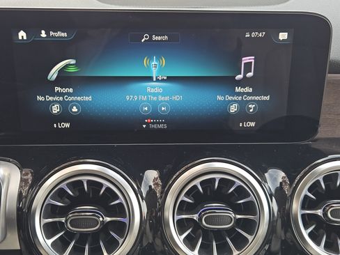 Certified 2022 Mercedes-Benz GLB 250 image 16