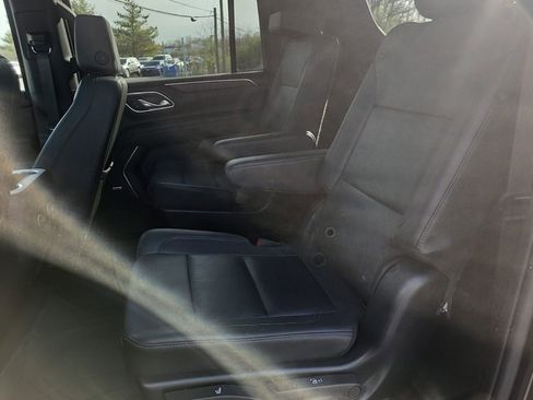 Used 2024 Chevrolet Suburban Z71 w/ Luxury Package image 9