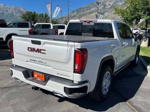 Used 2021 GMC Sierra 1500 Denali w/ Denali Ultimate Package AWD/4WD image 9