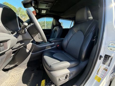 Used 2024 Toyota Highlander XSE image 5