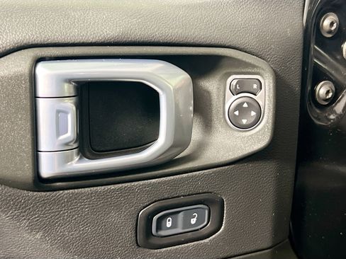 Used 2022 Jeep Gladiator Rubicon image 16