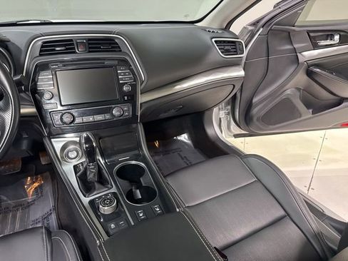 Used 2022 Nissan Maxima SV w/ Floor Mat Group FWD image 24