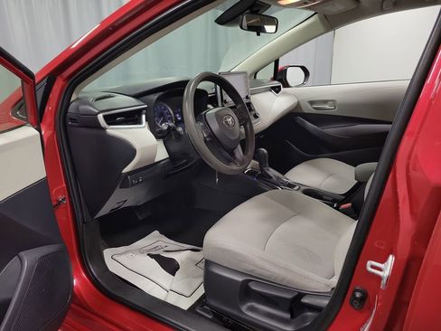 Used 2020 Toyota Corolla LE FWD image 12