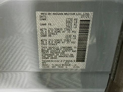 Used 2025 Nissan Pathfinder Platinum w/ Cargo Package AWD/4WD image 40
