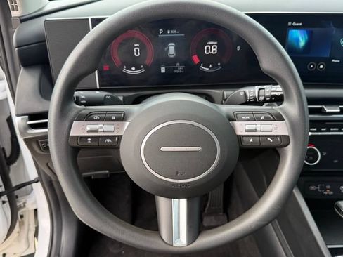Used 2026 Hyundai Tucson SEL FWD image 16