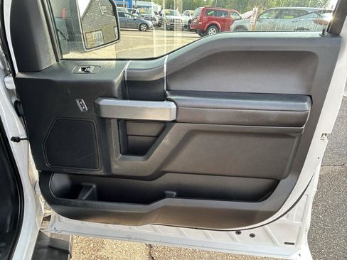 Used 2019 Ford F150 XLT w/ Equipment Group 302A Luxury AWD/4WD image 16