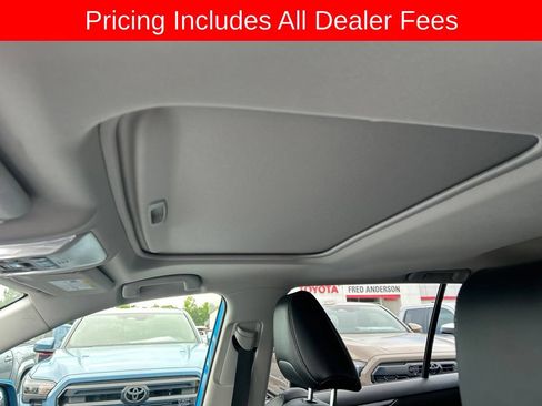Used 2021 Toyota RAV4 XLE Premium FWD image 5